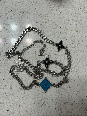 Louis Vuitton unisex necklace